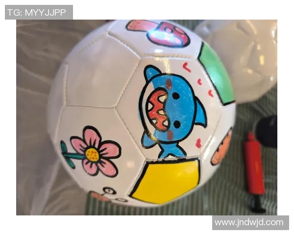 TOOP球星卡足球：带你领略卡牌收藏与足球激情的完美融合